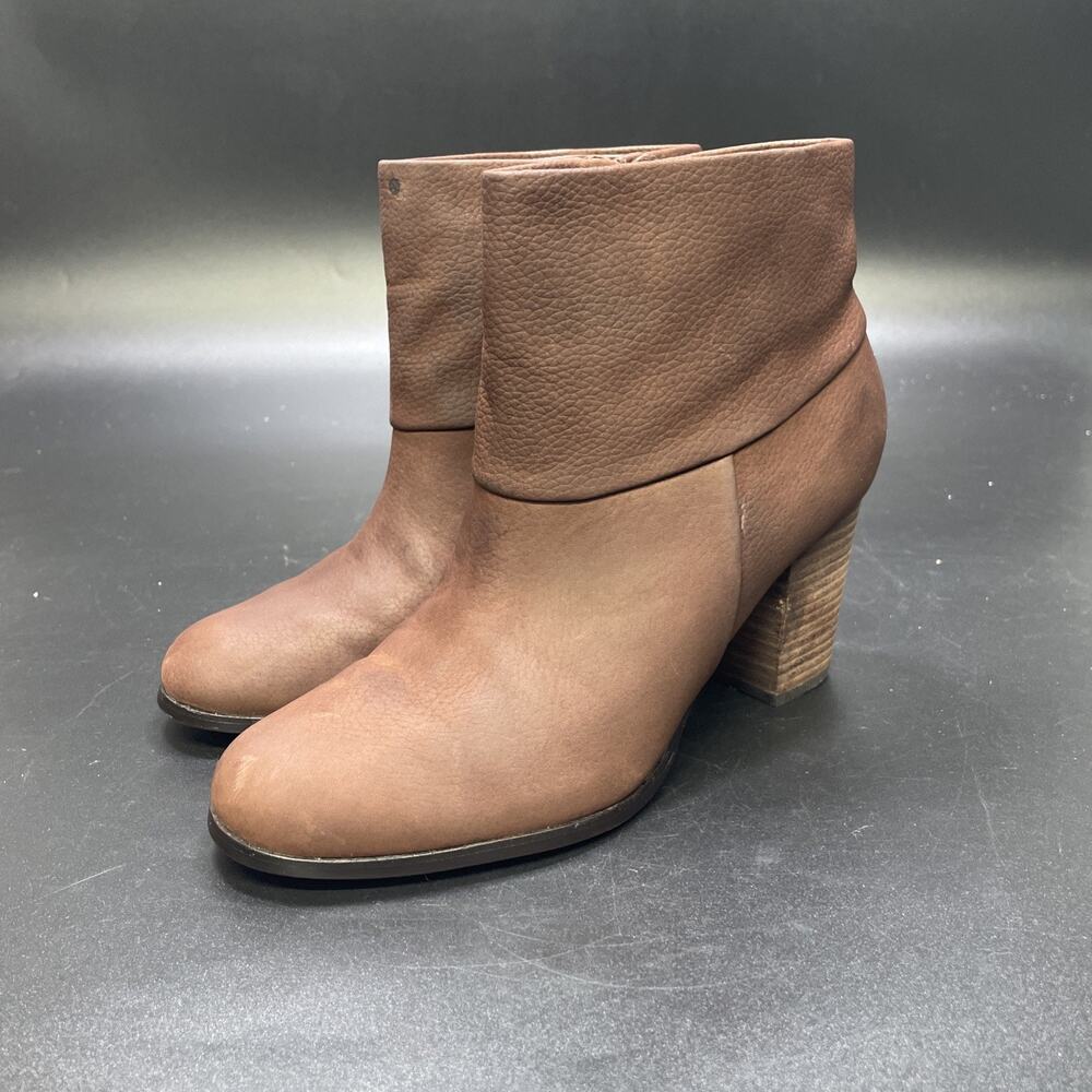 Cole Haan Womens 6.5 B Brown Pebbled Leather Ankle Boots Block Heel Zip (READ)